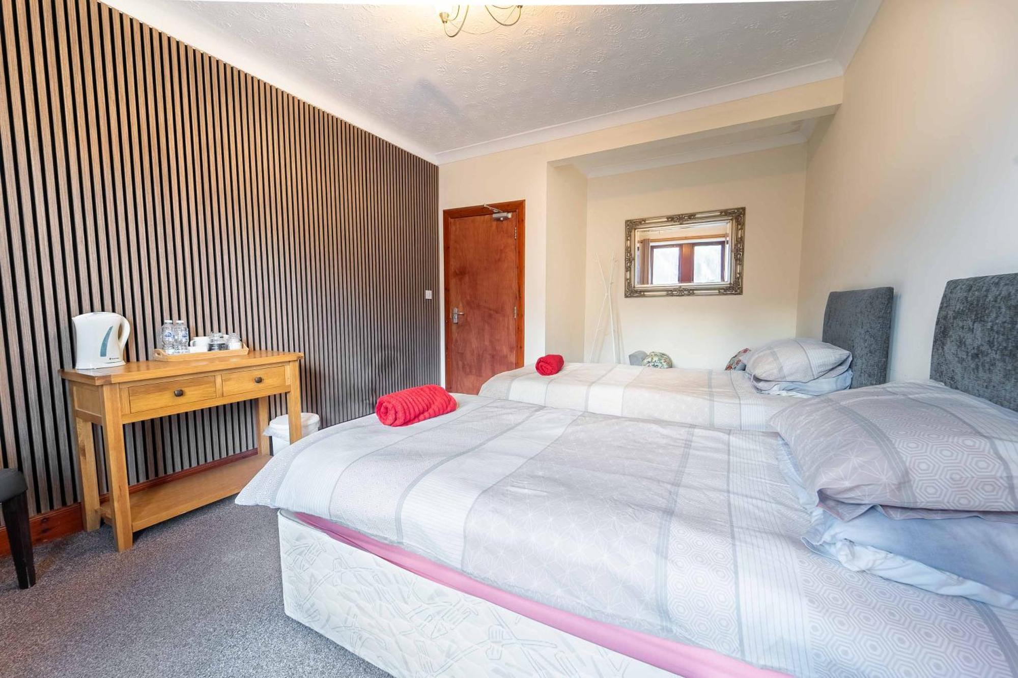 Prime Location Rooms In High Street Fort William Ngoại thất bức ảnh